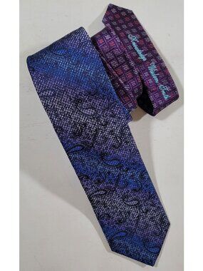 Robert Graham USA 100% Silk Colorful Purple Blue Paisley Floral Neck Tie NEW